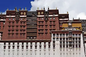 Partial view, Potala Palace, winter palace of the Dalai Lama