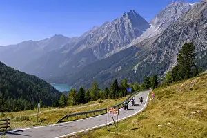 Pass road with a view of Lake Antholz