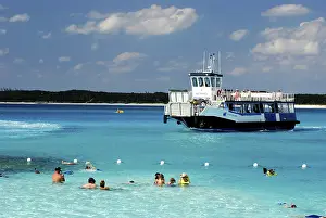 Passenger's ship, Half Moon Cay Beach