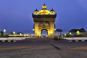 Category Historic EN Prints: Patuxai, triumphal arch