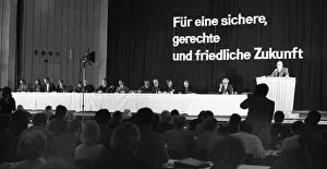 Peace and disarmament are the topics of a conference of the peace movement on 08