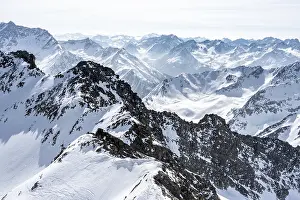 Peaks and mountains in winter, Sellraintal