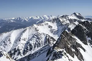 Peaks and mountains in winter, Sellraintal