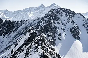 Peaks and mountains in winter, Sellraintal