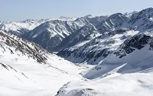 Peaks and mountains in winter, Sellraintal