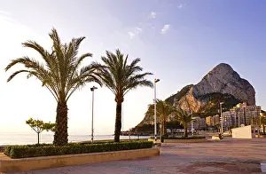 Penon de Ifach, landmark, palm trees