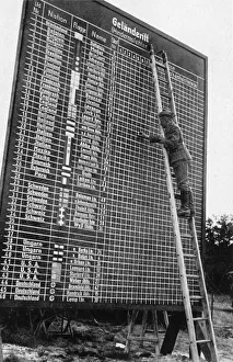 Pentathlon, stand of the cross-country riding competition in Doeberitz on the big scoreboard