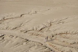 Two people in the desert, Dead Vlei