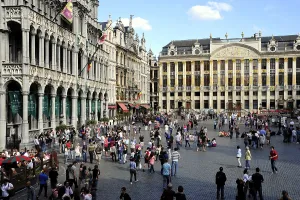 People on the Grand Place, Grote Markt square