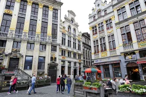 People on the Grand Place, Grote Markt square