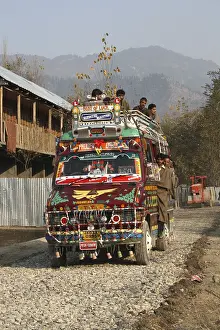 Category Historic EN Prints: People travelling in vehicle, Jammu and Kashmir