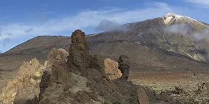 Pico del Teide, 3715m and Roques de Garcia