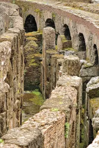 A picture of the amazing colosseum in Rome