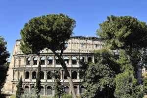 A picture of the amazing colosseum in Rome