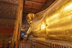 A picture of the giant Reclining Buddha at the Wat Pho Temple
