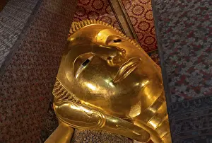 A picture of the giant Reclining Buddha at the Wat Pho Temple