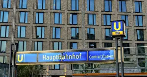 Category Cities DE Prints: The picture shows a modern high-rise building in Berlin