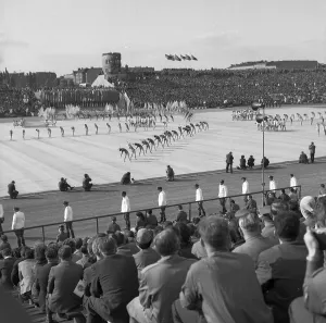 The picture was taken between 1965 and 1971