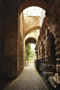 A picture of Traiano's market in Rome<br> A picture of Traiano's market in Rome
