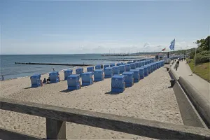 Pier, beach, beach chairs, Kuhlunsborn Ost