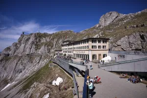 Pilatus Kulm mountain station, Hotel Pilatus Kulm