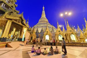 Pilgrims in the Shwedagon Pagoda