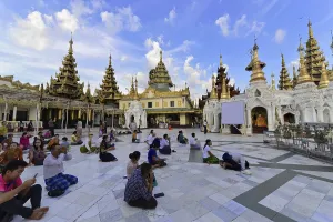 Pilgrims in the Shwedagon Pagoda