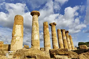 Eight pillars, Temple of Heracles