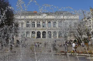 Place de l'Hotel-de-Ville square