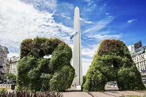 Plant gates in the shape of the letters of Buenos Aires
