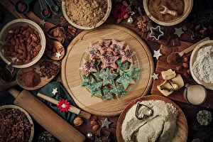 Plate with glazed cinnamon stars