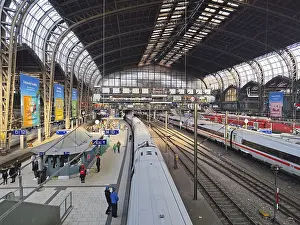 Platforms, trains, main station, Hamburg, Germany