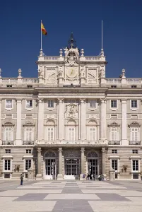 Plaza de Armas and entrance to throne room of Palacio Real