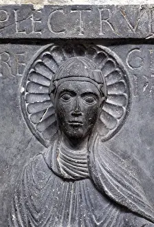 Plektrudis tomb slab around 1180, St. St. Saint