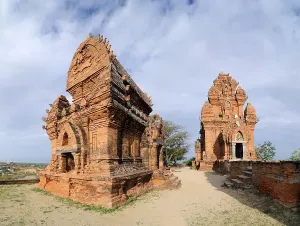 Category Buddhism Prints: Po Klong Garai, Girai, Cham towers