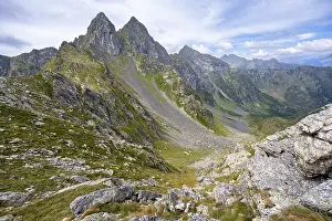 Pointed rocky mountain peaks Letterspitze and Steinwand on the Obergailtaler Joch