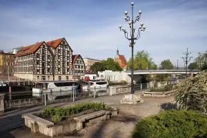 Poland, Bydgoszcz, Old Granaries and promenade along Brda River