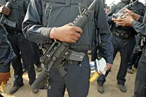 Category Historic EN Prints: Police commando in bullet proof jacket