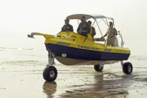 Category Historic EN Prints: Police commandos in amphibious vehicles