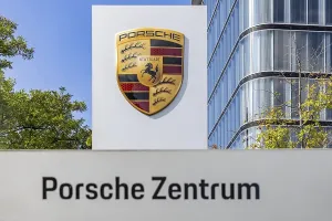 Category Cities DE Prints: Porsche Centre Autohaus am Pragsattel