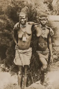 Portrait of two African women, 1916