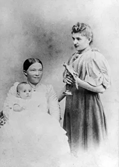 Portrait, two woman with baby, Wendhausen