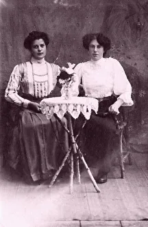 Portrait of two women, historical photo around 1910