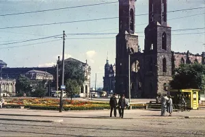 Postplatz with the ruins of the Gothic Sohienkirche