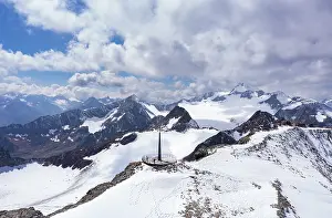 Power pyramid, nature platform on the Schwarze Schneid on the Rettenbach glacier