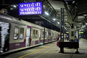 Prabhadevi Railway Station platform