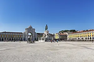 Praca do Comercio with triumphal arch Arco da Vitoria