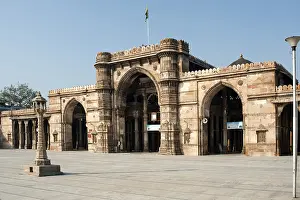 Category Historic EN Prints: Prayer room facing the courtyard of jami masjid