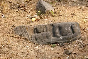 Preah Palilay dates from the 13th or 14th century CE and is generally ascribed to Jayavarman VIII