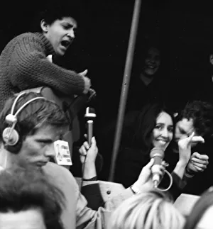 The presence and performance of US singer Joan Baez